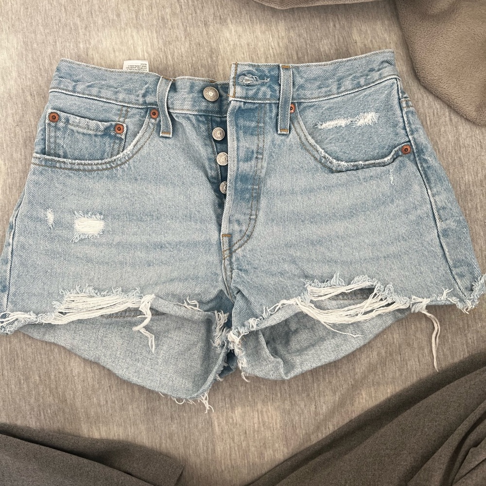 Short Levi's 501, New!  Never worn, size w27